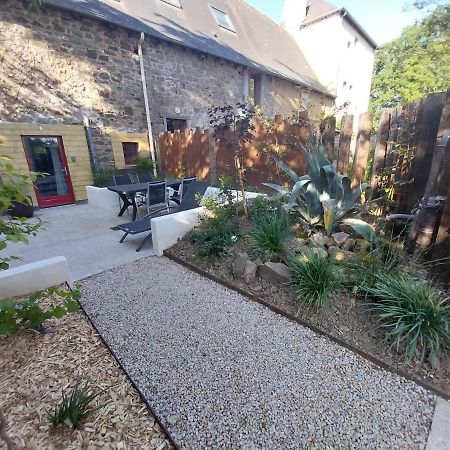 Studio Meuble Avec Terrasse Axe Rennes Saint Malo La Baussaine Luaran gambar